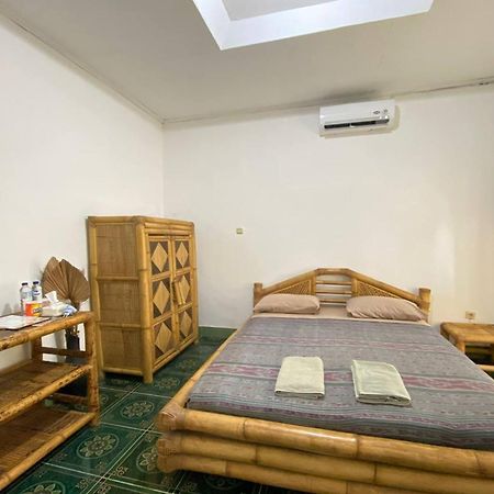 Duyung Rooms & Resto Gerupuk Bumbang Exterior foto