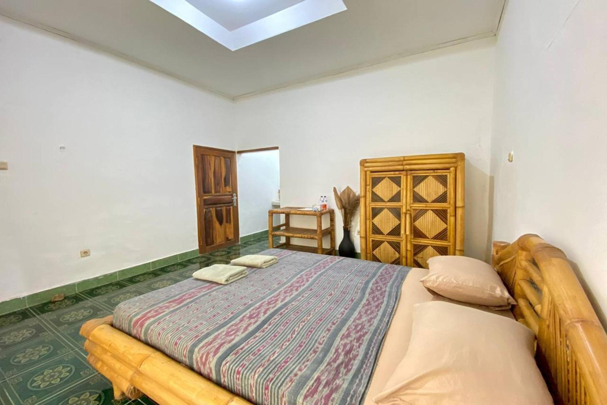 Duyung Rooms & Resto Gerupuk Bumbang Exterior foto
