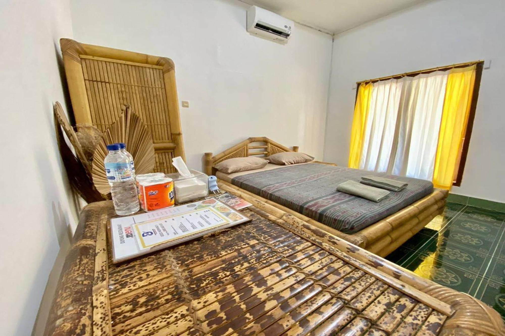 Duyung Rooms & Resto Gerupuk Bumbang Exterior foto