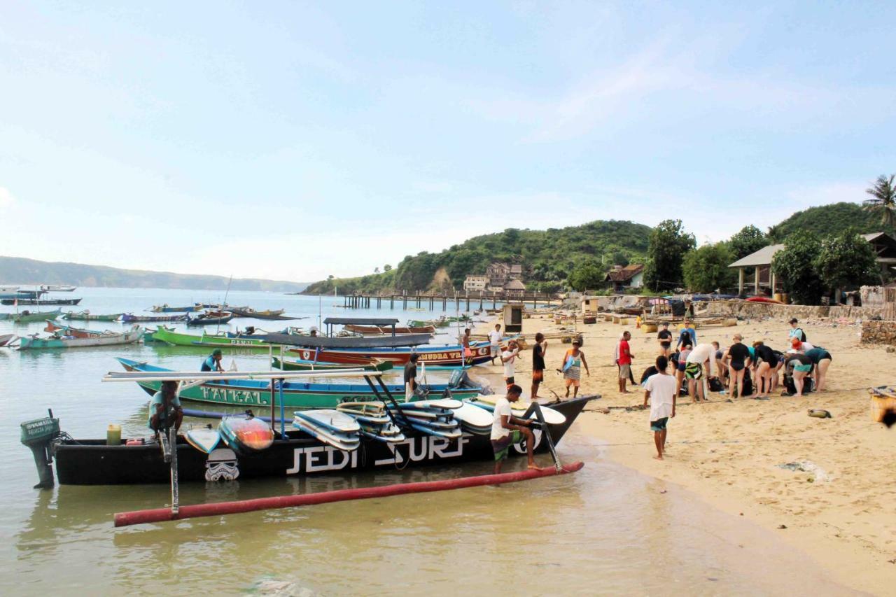 Duyung Rooms & Resto Gerupuk Bumbang Exterior foto