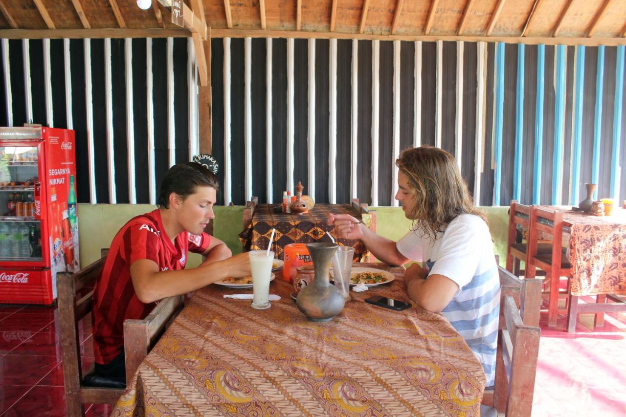 Duyung Rooms & Resto Gerupuk Bumbang Exterior foto